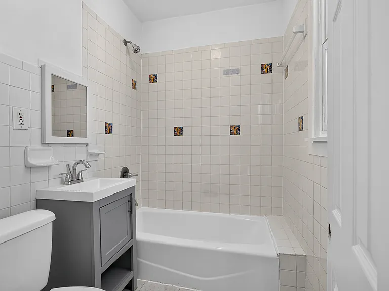 413 70th St #5 — Photo 15