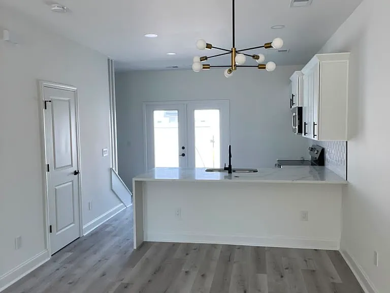 821 Rebecca Ln #6B — Photo 2