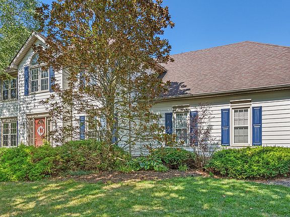 2nd image of 2521 Abbeywood Pl