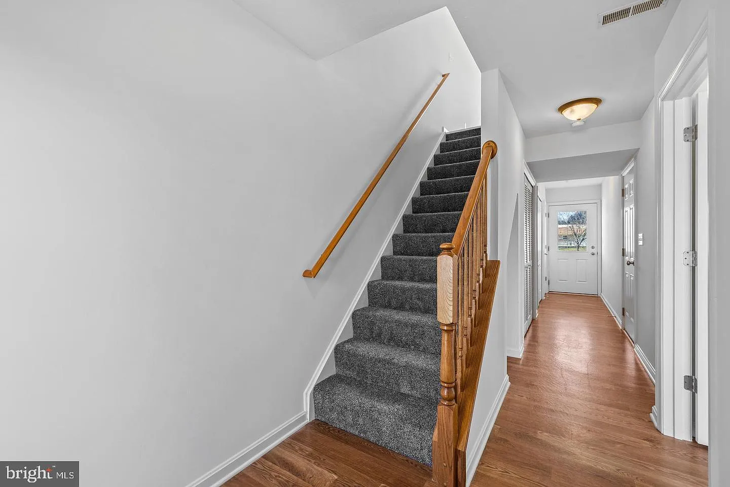 4 bed, 2.5 bath, 1625 sqft, $1,898 — Photo 4