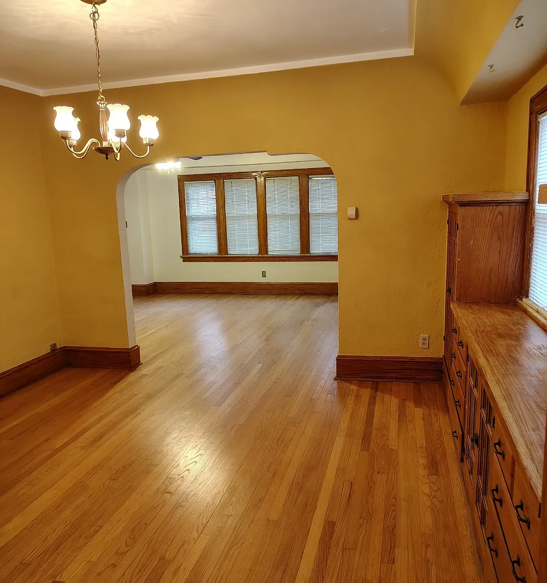 3 bed, 1000 sqft, $1,350 — Photo 2
