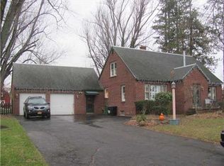 7460 Berghorn Rd, Clarence Center, NY 14032