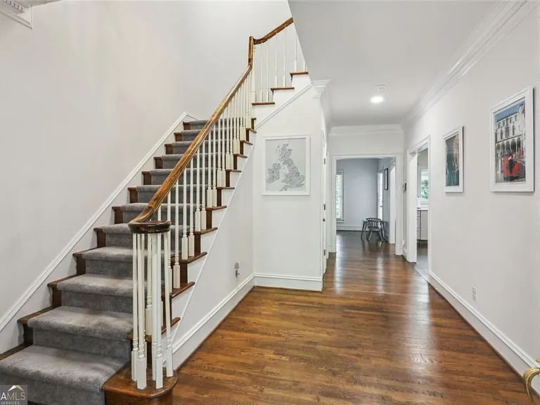 5684 River Oaks Pl NW — Photo 2