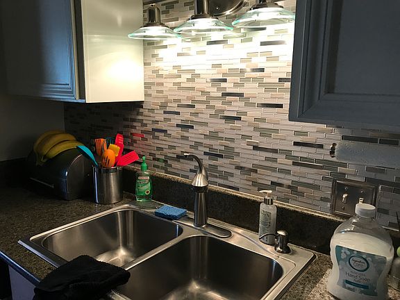 4th image of 289 Tradewinds Dr APT 4