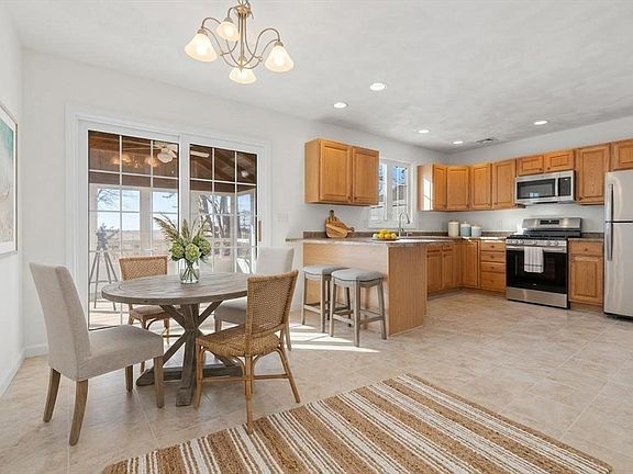 5th image of 188 Beach Rd Unit 15