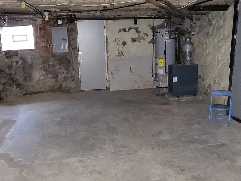 6210 W Stiles St — Photo 22