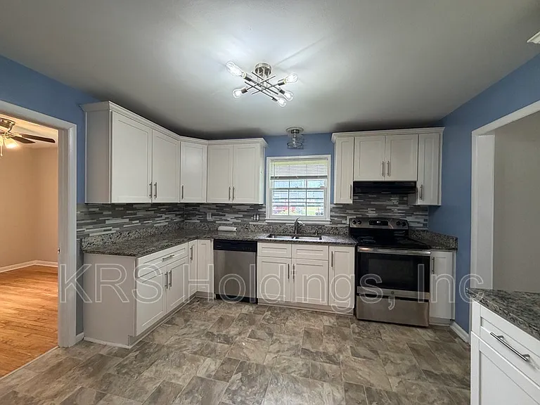 105 Janet Dr — Photo 4