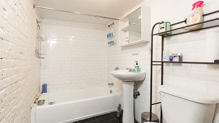 Rented by Nooklyn NYC LLC | media 14