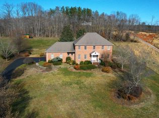 303 Longhill Rd, Goode, VA 24556