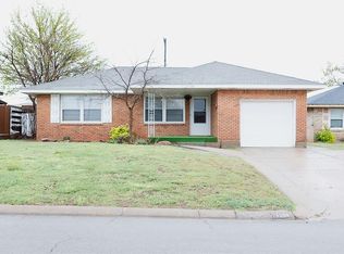 1208 Barker Rd, Clinton, OK 73601