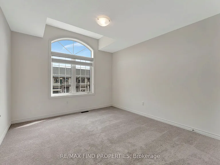 21 Dennis Ave — Photo 29