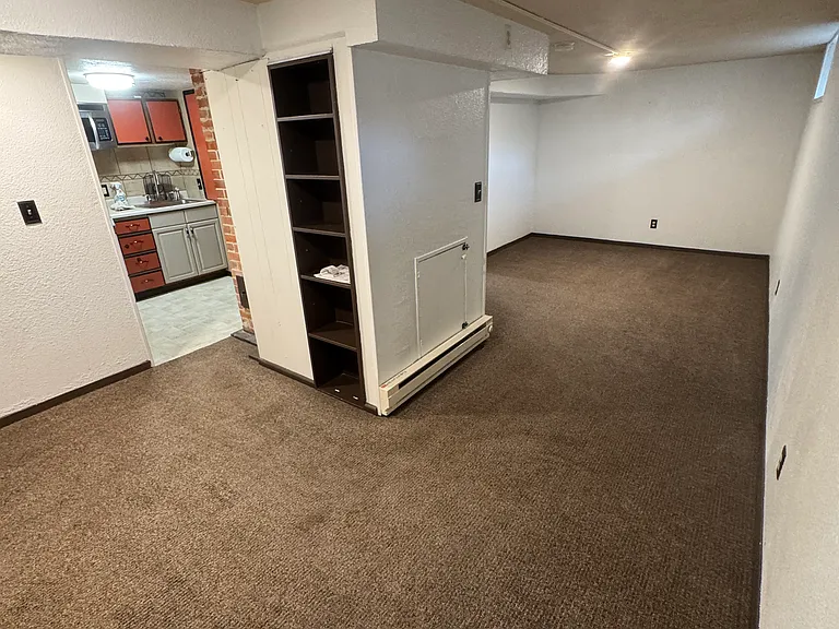 504 Woodford Ave — Photo 11