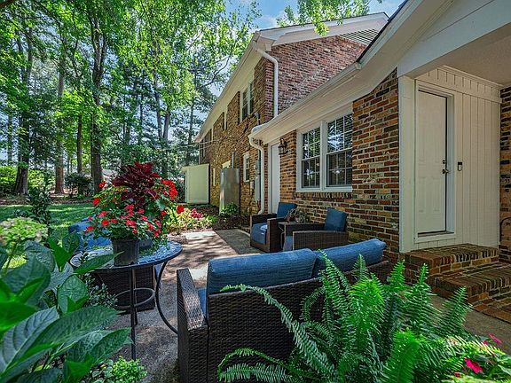4th image of 123 Fernbrook Cir