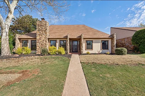 3257 Raintree Rd Photo 1