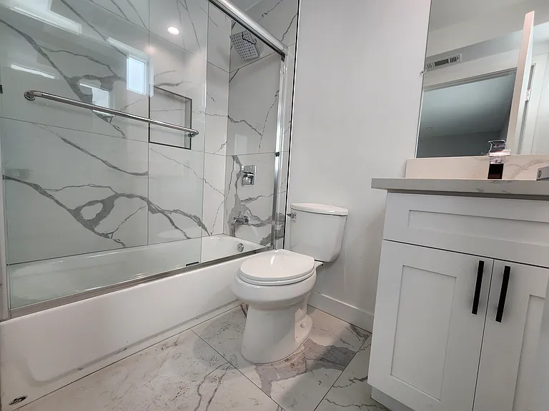 2406 Hauser Blvd #1/2 — Photo 15