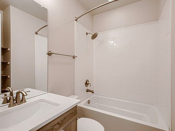 5th image of 1643 N King St