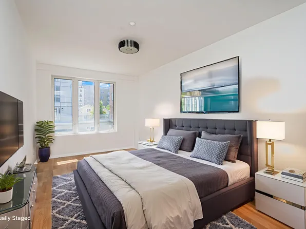 1132 Blake Court image 3 of 27