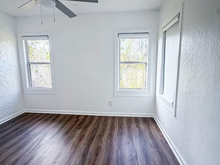 1715 N Bumby Ave — Photo 18