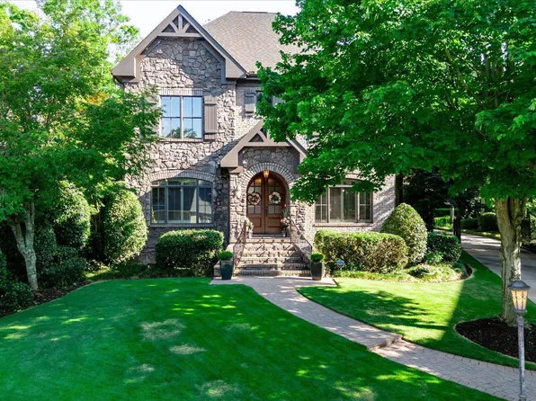 10 Travertine Ct, Greenville, SC 29615