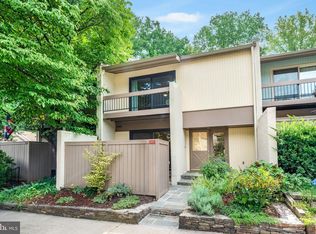 11637 Newbridge Ct, Reston, VA 20191