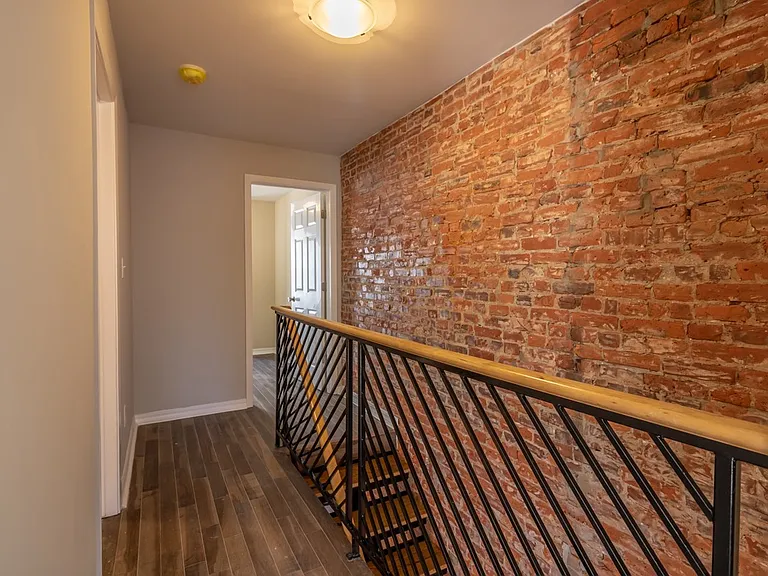 2515 Ingersoll St — Photo 26