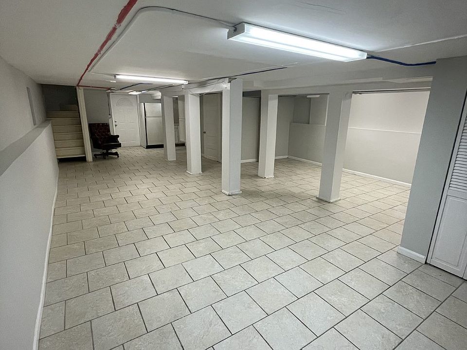 1st image of 827 W Aldine Ave #G