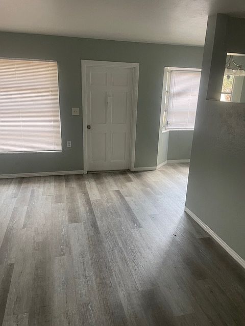 1st image of 511 71st Ave N