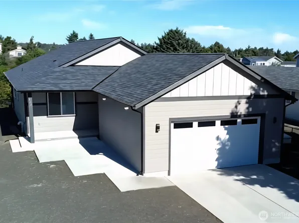 332 Cockle Street SW, Ocean Shores, WA 98569