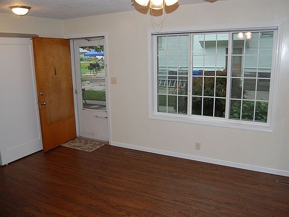 4th image of 1950 Washington St #1