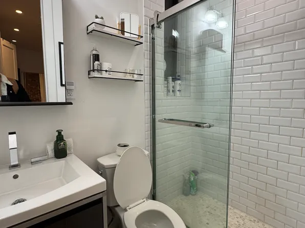 26 Van Dam Street image 5 of 6