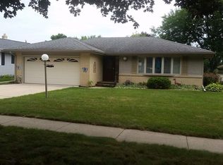 4011 Pleasant Valley Blvd, Rockford, IL 61114