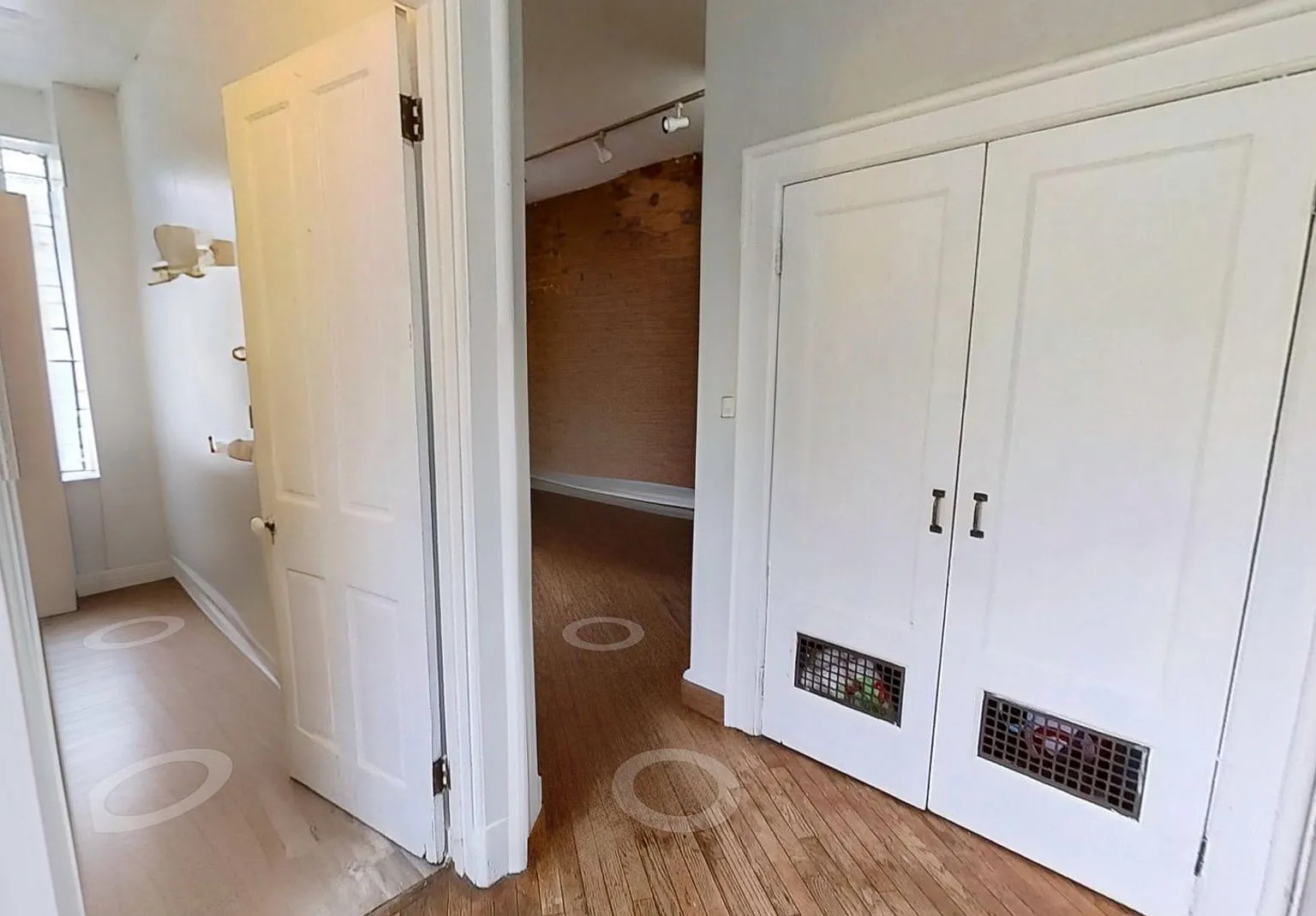 3 bed, 1.0 bath, 764 sqft, $1,750 — Photo 3