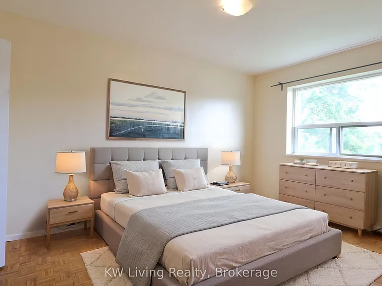 480 Lakeshore Rd E #301 — Photo 18