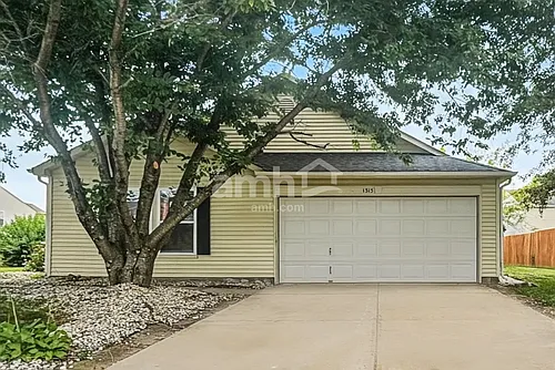 1315 King Maple Dr Photo 1