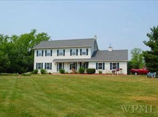 39 Grace Ln, Pleasant Valley, NY 12569