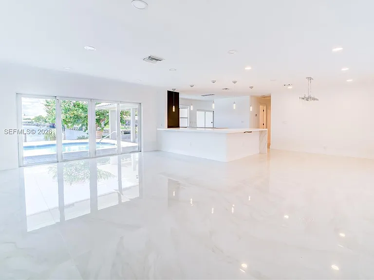 5721 Bayview Dr — Photo 8