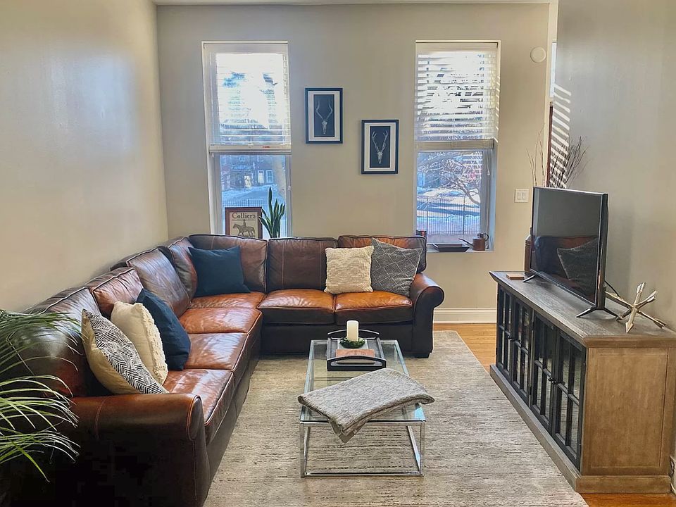 1st image of 1821 N Hermitage Ave #3E