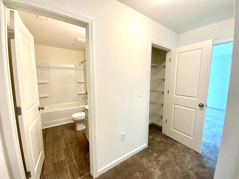 3912 Bissett Way — Photo 33