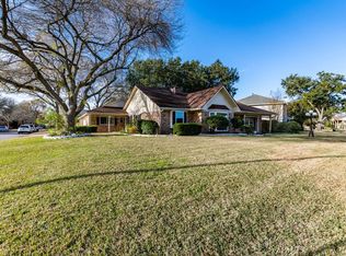 501 Hillhurst Dr, Baytown, TX 77521