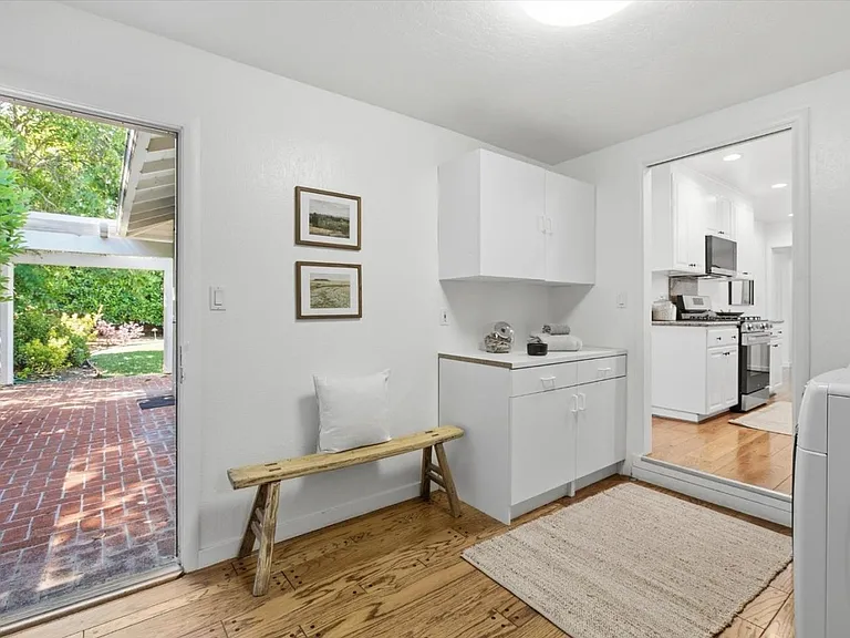 730 Berry Ave — Photo 19