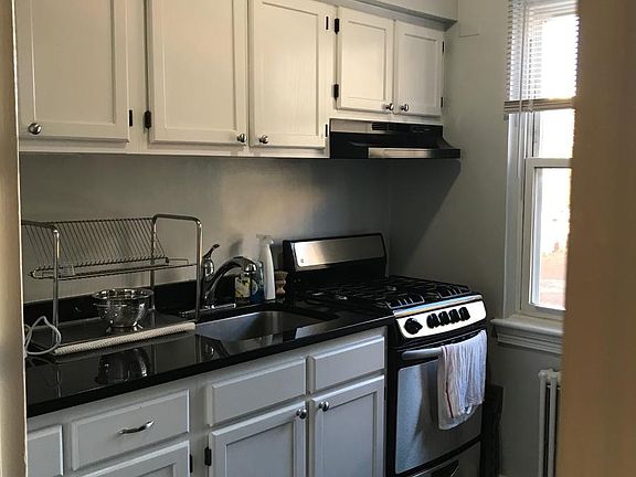2nd image of 1720 N Quinn St