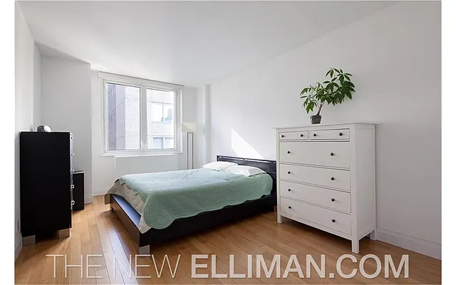 Rented by Douglas Elliman | media 24