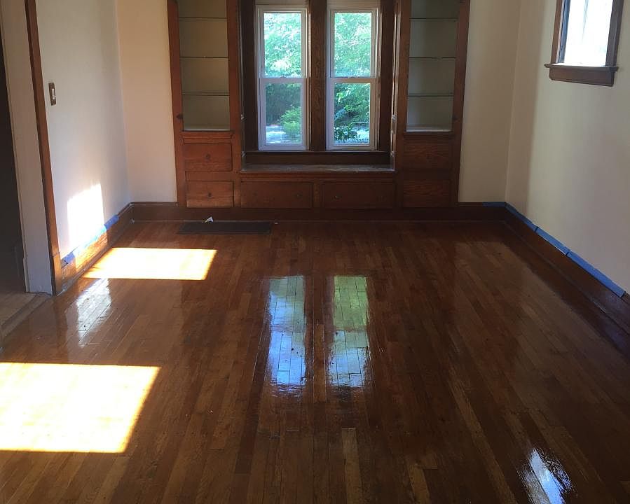 2nd image of 6820 Polonia Ave