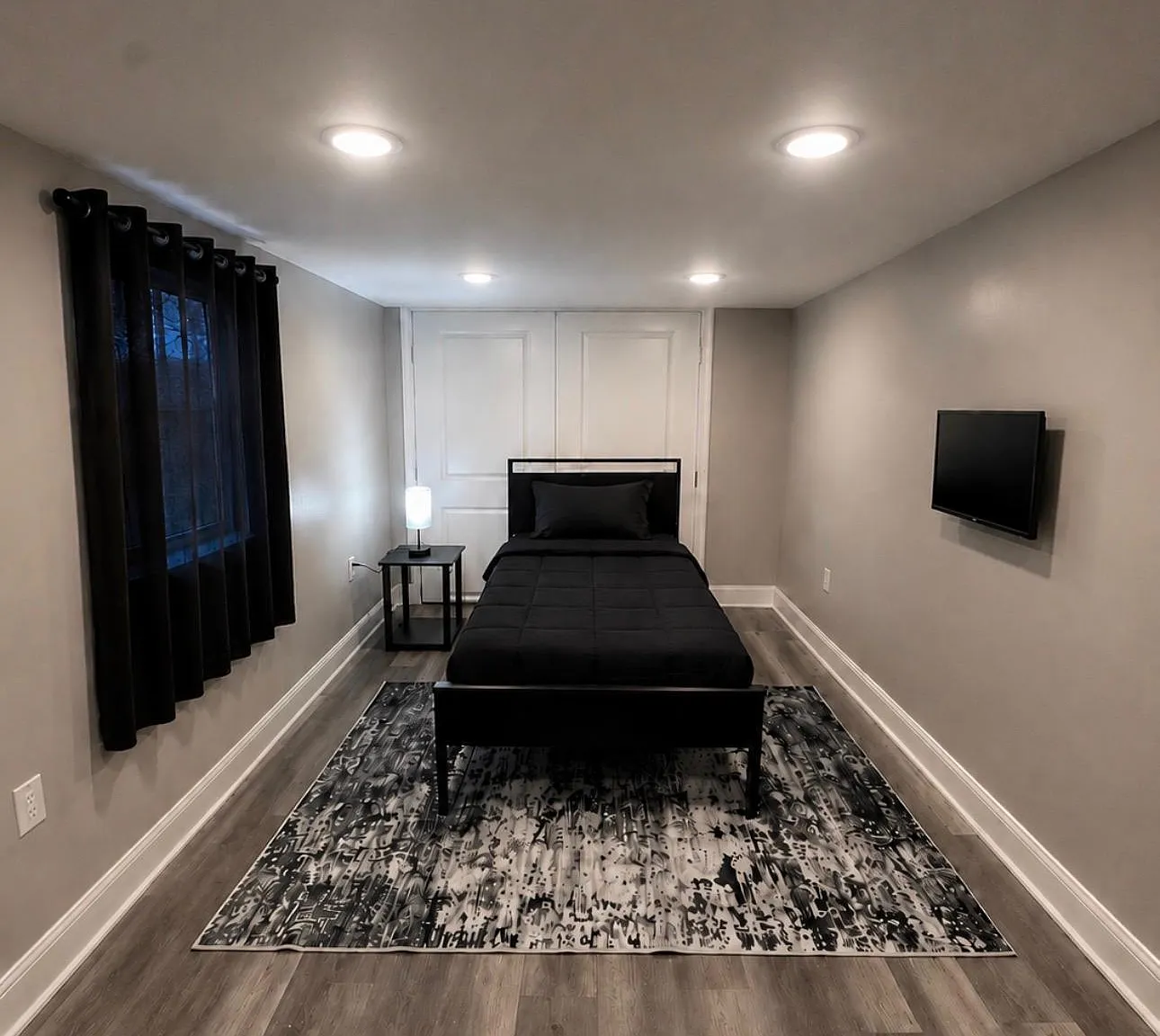 4 bed, 1.0 bath, 985 sqft, $1,048 — Photo 2