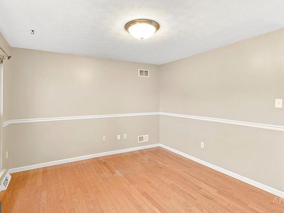 3rd image of 10261 Champions Ct