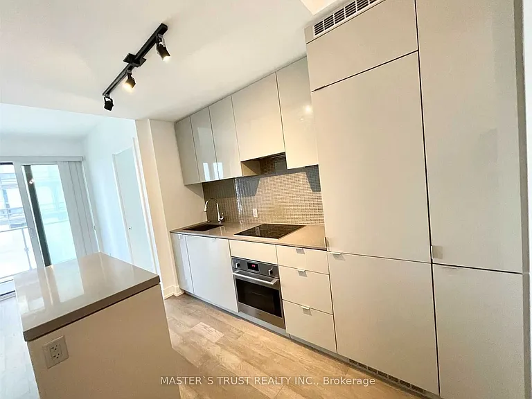 7 Grenville St #1601 — Photo 11