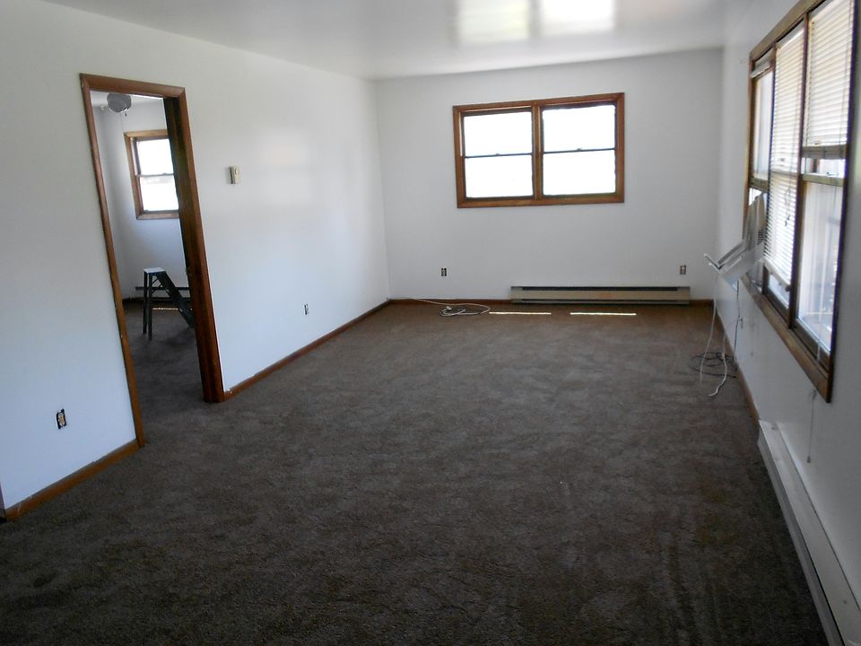2nd image of 470 Summer St APT 6