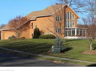 30 Cedar Rdg, Bristol, CT 06010