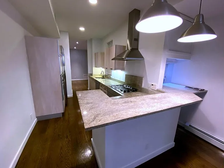 723 Willow Ave #1R — Photo 2