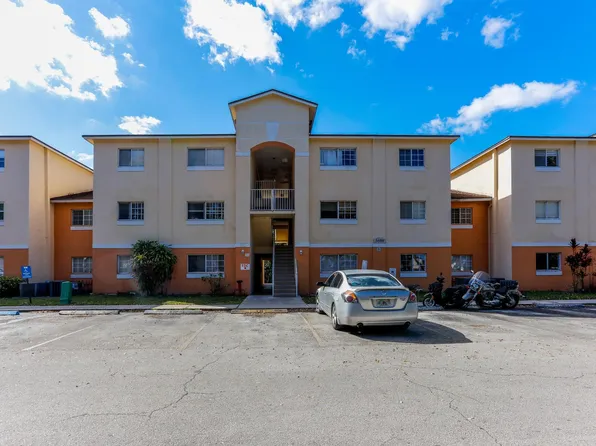 3680 N 56th Ave APT 806, Hollywood, FL 33021